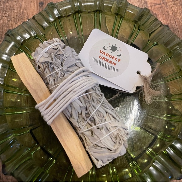 White Sage & Palo Santo Smudge Bundle - Picture 3 of 3
